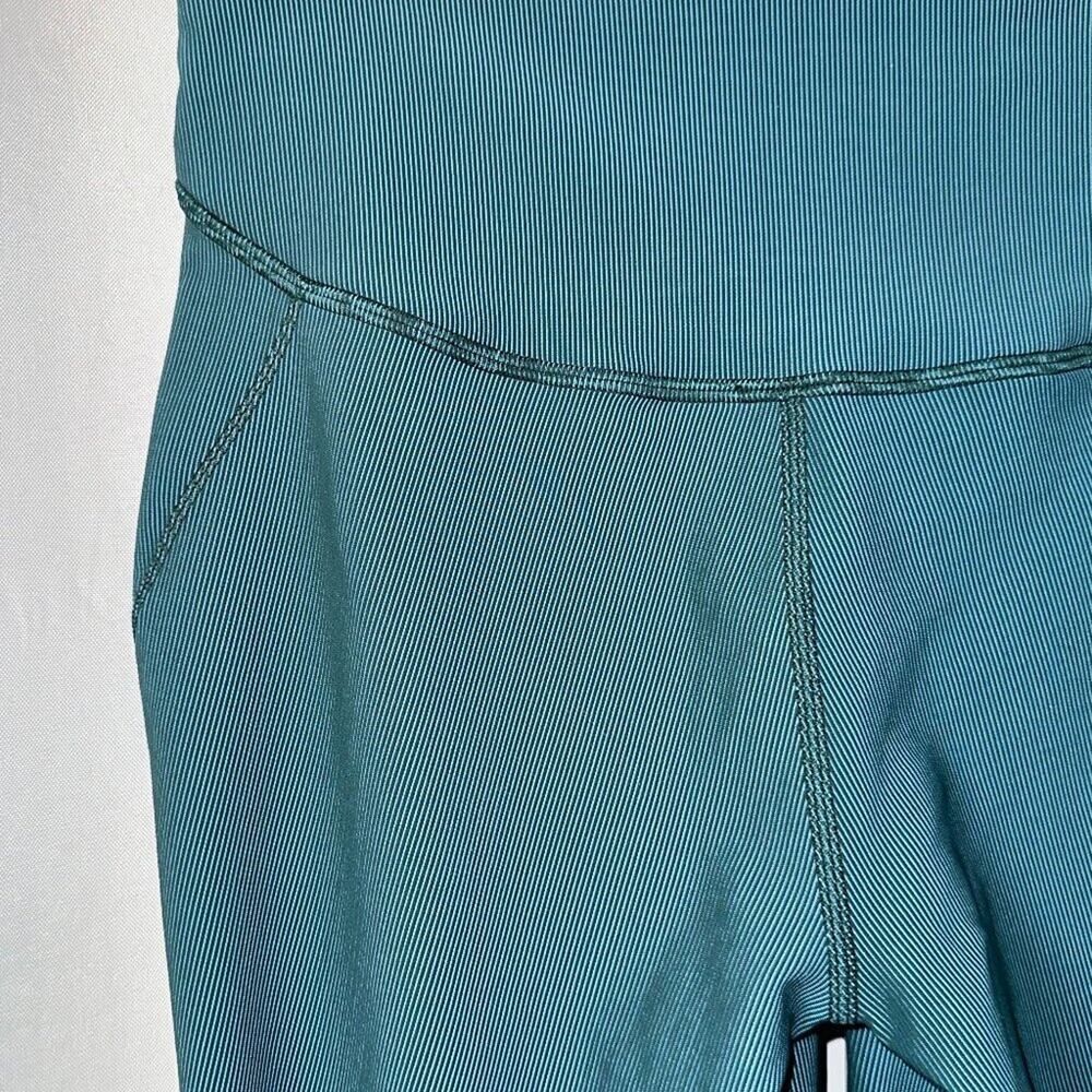💚💙 Lululemon Base Pace High-Rise Tight 25” Two-Tone Ribbed - Size 8 💚💙 - Picture 8 of 13